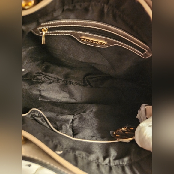 Mia K Petra Tote w/ wristlet  MFK Collection  Color-Pewter, with dustbag NWT - Picture 6 of 11